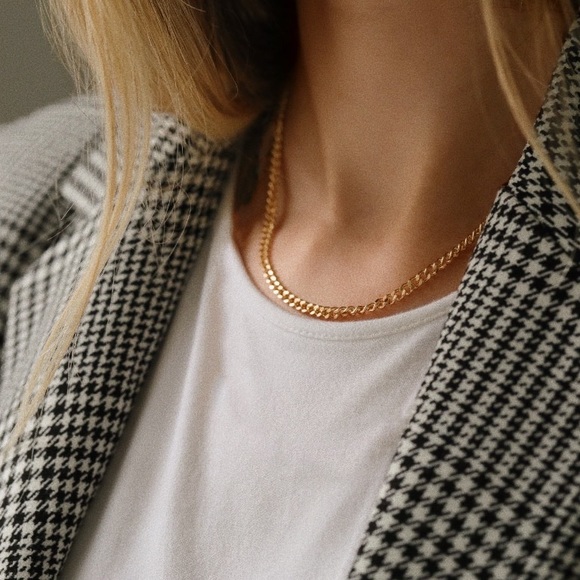 Tribeca Curb Necklace | 18k Gold Filled - Picture 2 of 10